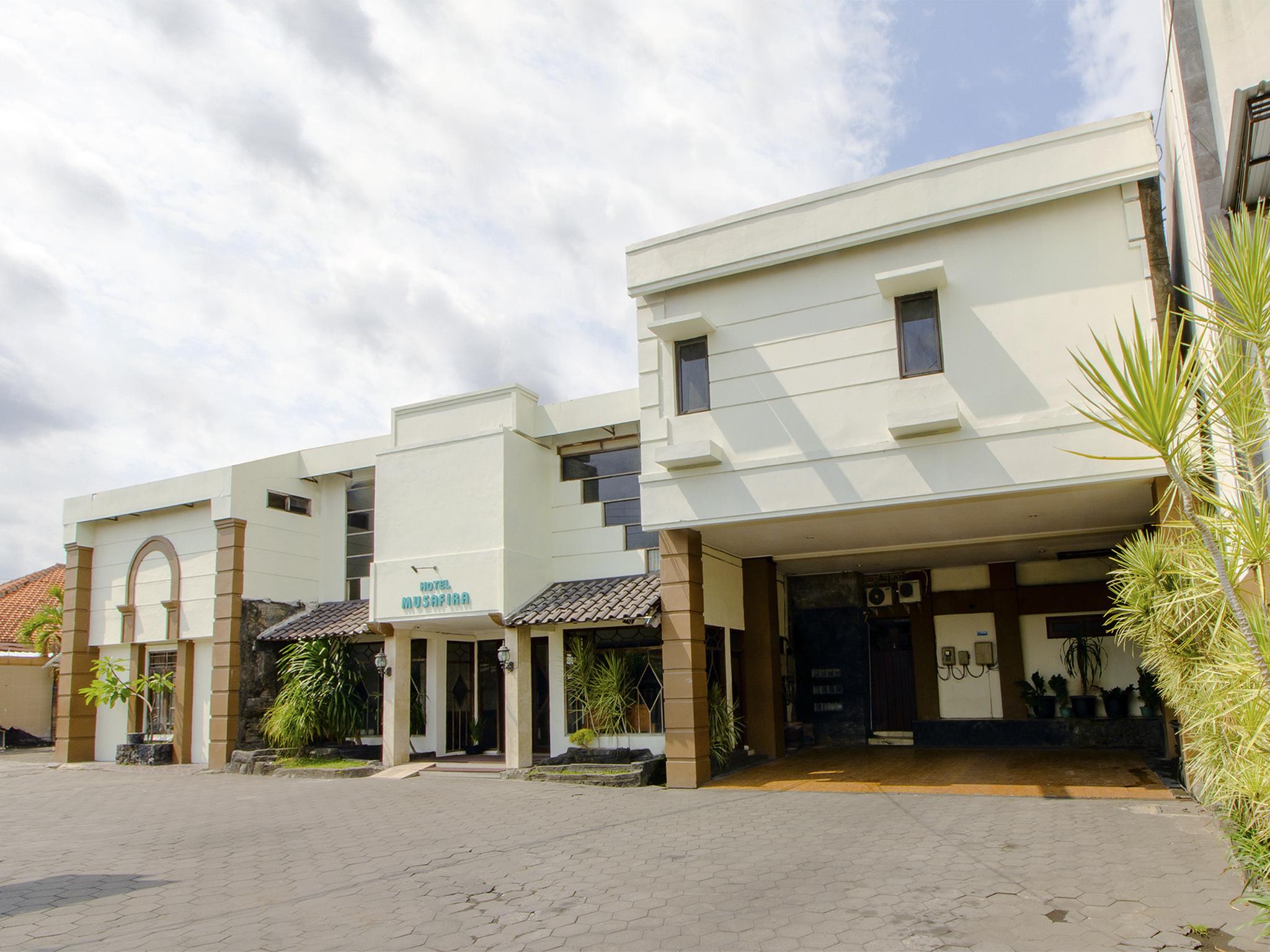 Oyo 1683 Hotel Musafira Syariah Yogyakarta Exterior foto