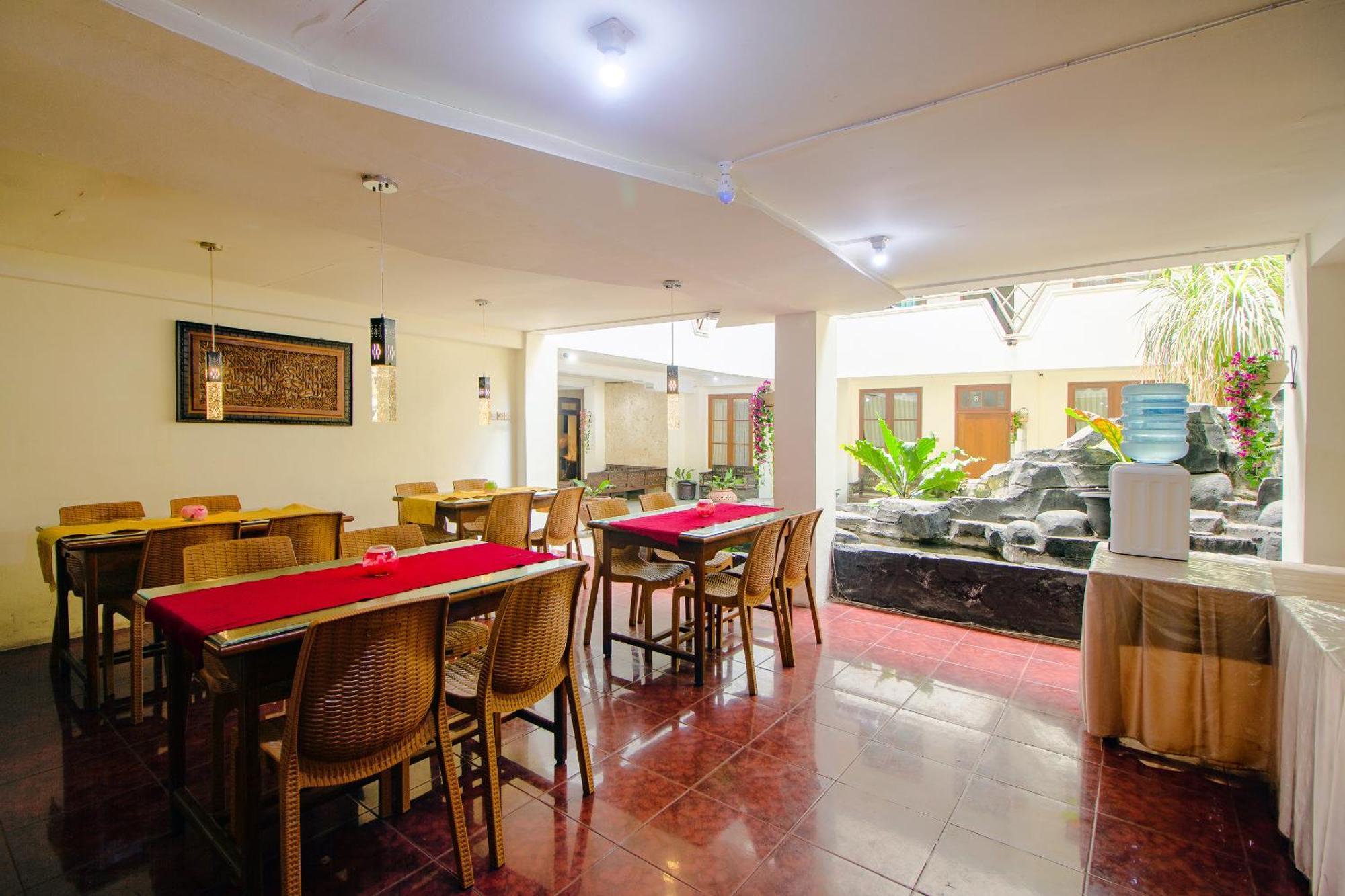 Oyo 1683 Hotel Musafira Syariah Yogyakarta Exterior foto